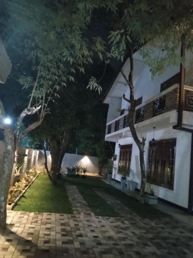 Sky Bloom Bed & Breakfast Homagama Dış mekan fotoğraf